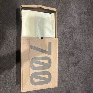 adidas Yeezy Boost 700